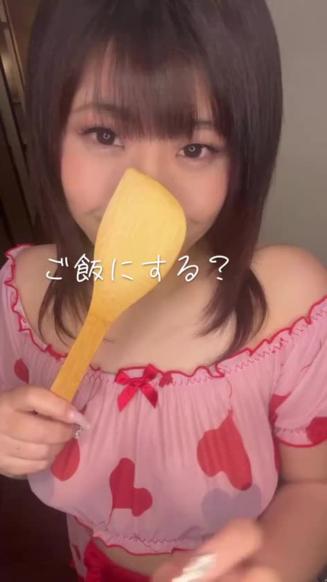 キッチンで始めちゃう‥？❤️

おちんぽ‥
美味しくなーれ、美味しくなーれ‥❤️