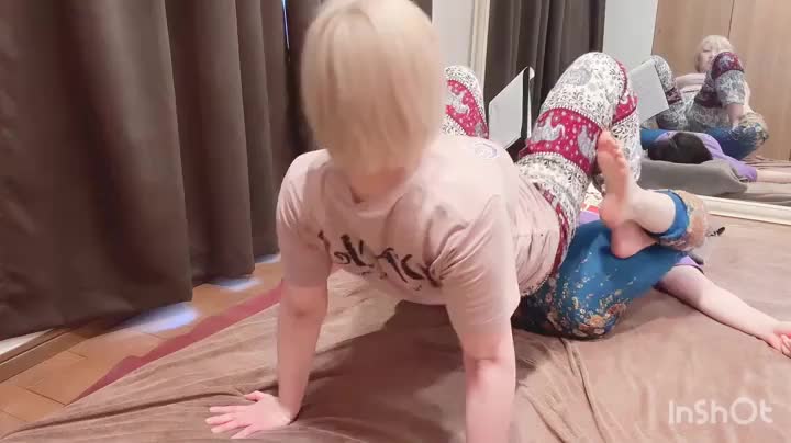 昨日はハグストレッチの講習に行って来ました。

ハグだけでなくアクロバティックな見せ技も！