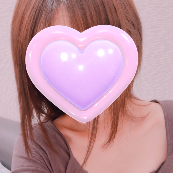 こんにちは😃

出勤しました😍
お時間合うお兄さま、
お誘いお待ちしております。

じゅり🥰