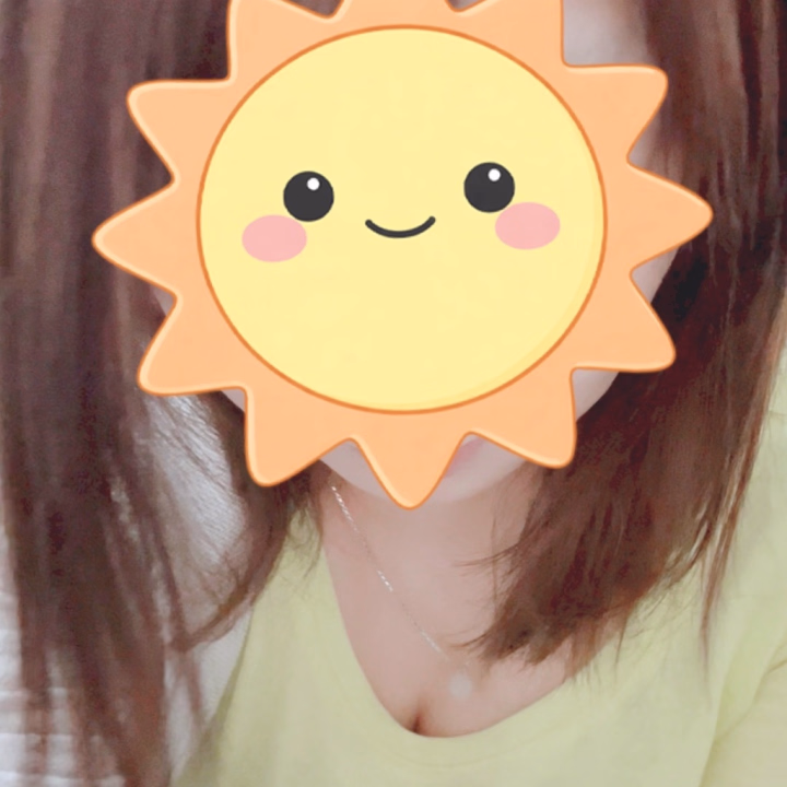 出勤しました🥰

出勤途中に欲しかったご当地シール
ゲットしちゃいました♪
やったぁ😆

今日はちょっと寒いのかな…

本日お時間合うお兄さま
お誘いお待ちしています☺️

じゅり。