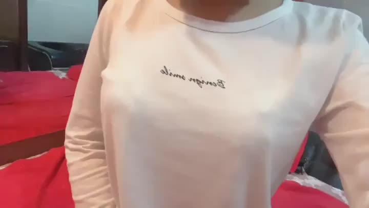 チラ見え🫣