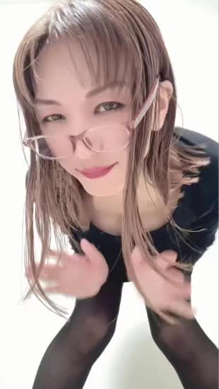 こんにちは

騎乗位は入れられてる方が
主導権をとって
上から見下ろしたり、
上からあなたの乳首を
さわさわしたり、
上から手をつないだりする
わがままプレイ…。

お尻を突き出して入ってるところを
見せつける事もデキるよ。

…でも

まどろっこしくなったなら
あなたをお尻をがっちり掴んで
下から突き上げピストンしたり、
下からオッパイに手を伸ばして
揉んだり、乳首クリクリして
主導権を取り戻すのも
…ありですよね…。

本日私は14時から22時まで出勤
お店であなたのお電話を
お待ちしてます