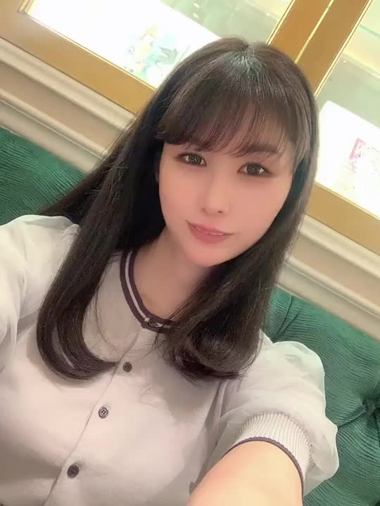 クラブダイヤモンド梅田店のちはるです💎

今日もお昼からたくさんご予約ありがとうございます💓

暑い中会いにきてくれてすっごく嬉しいです🥰

夜も出勤してるので会いに来てほしいな💗