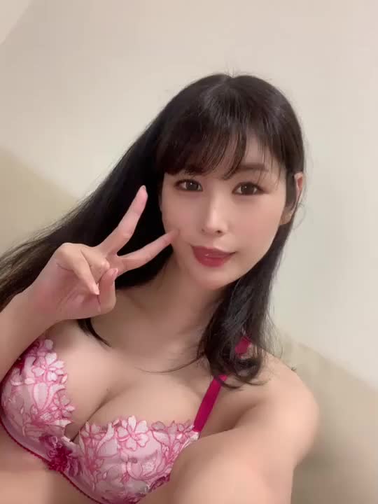 クラブダイヤモンド梅田店のちはるです💛

今日もありがとうございましたー🥰

次の出勤は7月3日の木曜日ですっ💓

お時間合うお兄さん！会いにきてくれたら嬉しいです🥰