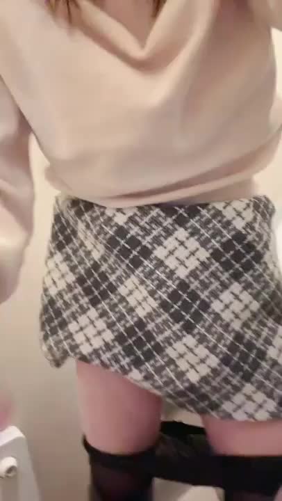 今日もいつもの場所に来ちゃった💕💕

似たり寄ったり動画でごめんなさーい🙏

ダーリン動画とか写真撮ってぇー😍