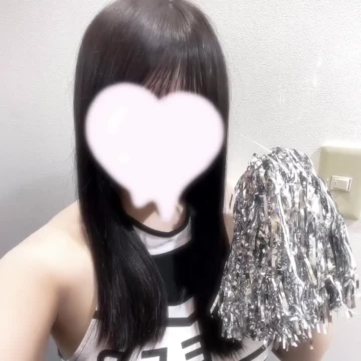 こんばんはᥬ🌝ᩤ
木曜日遊んでくれたお兄さんありがとうございました🎼ᩚ♡

GWだから予定あるお兄さんおおいかな(´ . .̫ . `)💭
わたしはもうGWのおたのしみは全部終わったのでお話きいてほしーーー❕❕笑
もうこれしたよーとかこれからこれするよーとかお兄さんたちのお話もきかせてくださいね❕🧸♡
今日と明日出勤なのでGWの中の予定にわたしをいれてくれたらとってもとっても嬉しいです🫧♡

そういえばGWバドガール着れなかった😔
また機会があったらきたいな〜❕
チアも最後なのでみにきてほしっっっ❕🖤
もう今日来てくれたお兄さんありがとうございます♡
24時までいるので今日も素敵なお兄さんに会えるの楽しみにしてます🙌🏻💞

今日お昼ご飯にお寿司食べた❕🐟