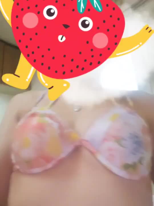 あと


モー少し


上げればチラッて


《見えるのに‥》


な〜んてꕤ︎︎·͜·



暑い夏を

乗り切りましょう
