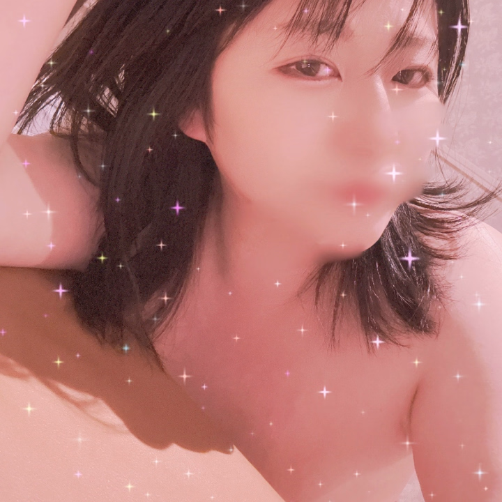 今日は10〜16時の出勤です💟
土曜日は10:30〜15時だよ❣️

皆様のえっちなお誘いマットる♡