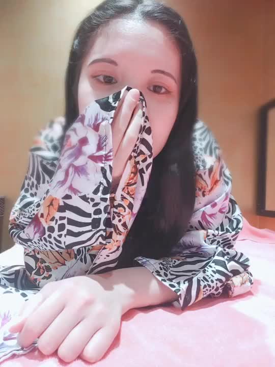 動画撮ってみた

慣れていなさすぎて挙動不審
ヾ(･ω･`;)ﾉぁゎゎヽ(;´･ω･)ﾉﾞ

袖の下は一応全力の笑顔です(目元で伝われーー)