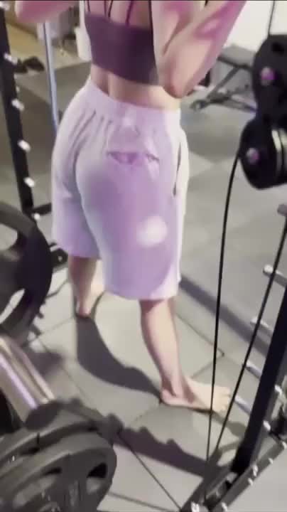 背中とケツ盛れてる〜🍑