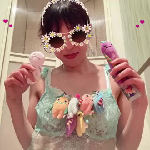 日野翔子姫が秩父の温泉に行く度にチョコチョコ買い集めてたモケケとゆきおと小さいモケケ（チモッケ）を先日の出勤時に、井川店長経由で受け取りました！沢山ある～\(●°ω°●)/  次男もまた増えた！と喜んでおります⸜(*˙꒳˙*)⸝   ありがとぅ♪   日野翔子姫の守護神D様からの福島のお土産も受け取りました！いつもありがとうございますm(_ _)m