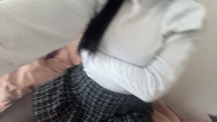 ん…っ
布越しにさわられるの
きもちぃって、
おにいさまは知ってた？

よわいとこ、
かりかりってされるのも、
ぺろぺろ舐められるのも、
すきなんだ……♡

ん、
そんなふうにされたら、
たいへんなことになっちゃう///

さゆがどうなっちゃうか
みたいって思ったでしょ？

逢いに来てね❤️
