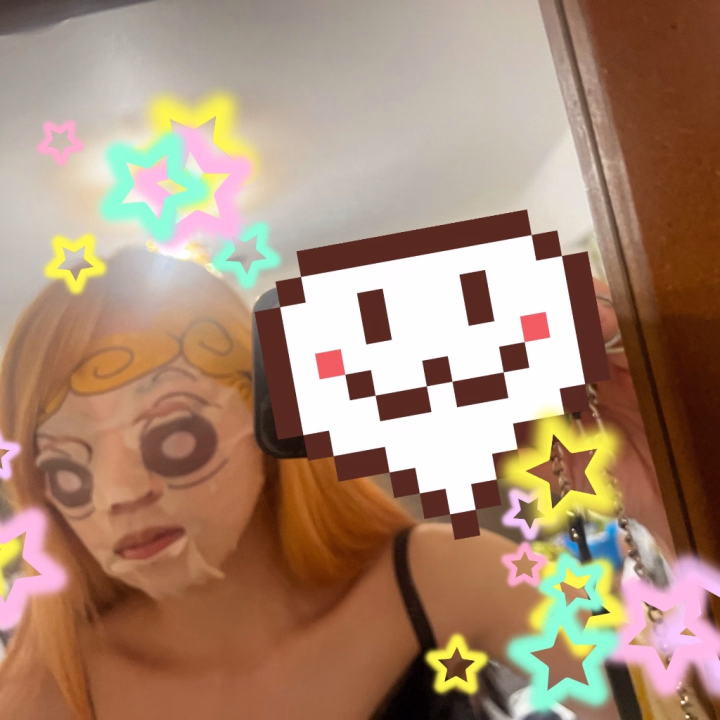 こんばんはー！！
昨日夜散歩してドンホに行ってきたよー！
もう夜でも暖かいんだね！！

ドンホでクレヨンしんちゃんの
パックを見つけて買っちゃったんだけど
つけたら大爆笑😂
やばい写真だけど
面白いからいいや、笑😊

チロルチョコのお酒も買って
甘々で美味しかったけど
お腹いっぱいすぎて
酔えずに珍しく2時まで起きてた☺️

久々の夜更かし最高！！
家で飲みながらYouTube見てただけなんだけどね😊
みんなはどんなGW過ごしてたかな？？

また明日からお仕事始まるみなさん！
頑張りましょうね！😋

明日10時〜16時で出勤です！
お会いできるの楽しみにしています！🥰