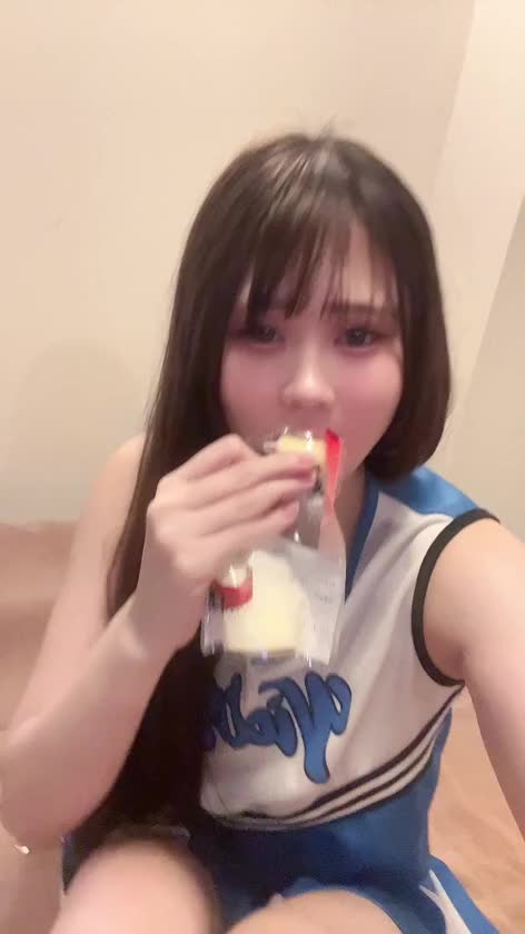 よくカットリンゴ食べてます🍎

合間に手軽に食べれるから
とてもいいんですよね〜😚😚

時間がないときにカットフルーツ系食べるのオススメですよ☺️


🍀よつば🍀