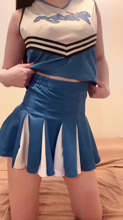 チアガールのよつばちゃん
どうですか？？


コスプレの中でチアガールが
1番好きかもです😽🎀

チアガールよつばの骨格に
合ってるのかめちゃ盛れるんです🤭

チアガールよつばちゃん
見てみたいお兄様はコスプレで
選んでみてね👀✨️


公式ライン➡️@715tdjum

🍀よつば🍀
