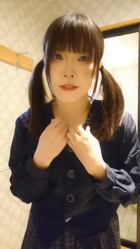 「先生‥卒業したから良いよね‥？」
誘惑する生徒🫶

いつも応援して頂きありがとうございます☺️❤️
今回もイイネ＆応援宜しくお願いします🙇🎀