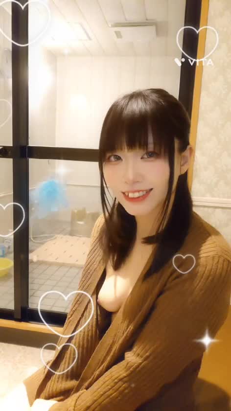 第一弾１位でした🥰💕皆様応援ありがとうございます🙇❤️
「この衣装は若妻っぽい！」と言ってくださったお兄様の助言で撮影してみました🫶
いかがですか🥹？
良く撮れた気がします🥰❣️❣️
イイネ＆応援宜しくお願いします🙇🎀