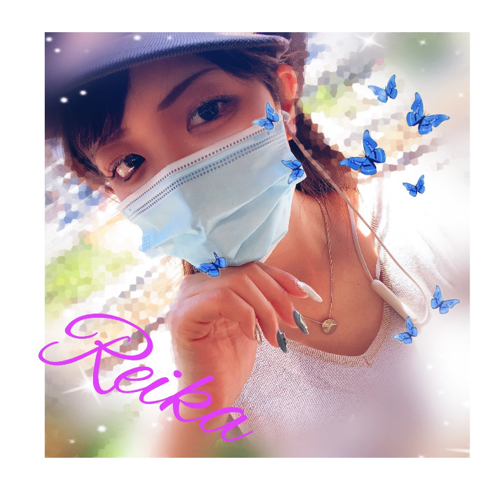 こんにちはっ⸜❤︎⸝
お久しぶりです(*´`)♡ れいかです👠•*
今日も暑いですね~🔥
とろけてしまいそうだ。。。笑
お兄さまたち熱中症には
気をつけてくださいねっ💄
ではではᐠ ♡ ᐟ