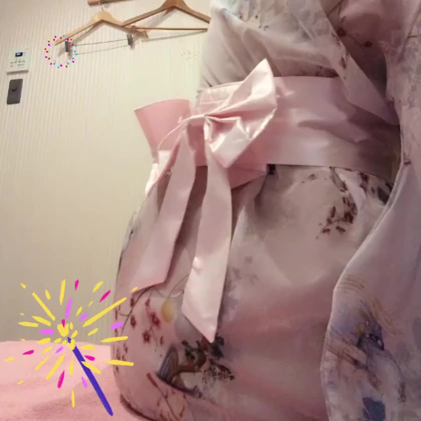 🌼イベント動画🌼
久々の動画投稿だよーん🤣🤣🤣
【浴衣 × おしり】バージョン🍑👘 💕
浴衣って…エロいよね🤤💞

いいね×5︎︎👍＆プレゼント🎁くれると嬉しいよん！😭🙌💖
