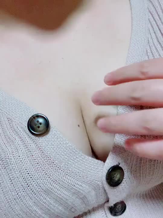 おっぱいではさんじゃう？♡