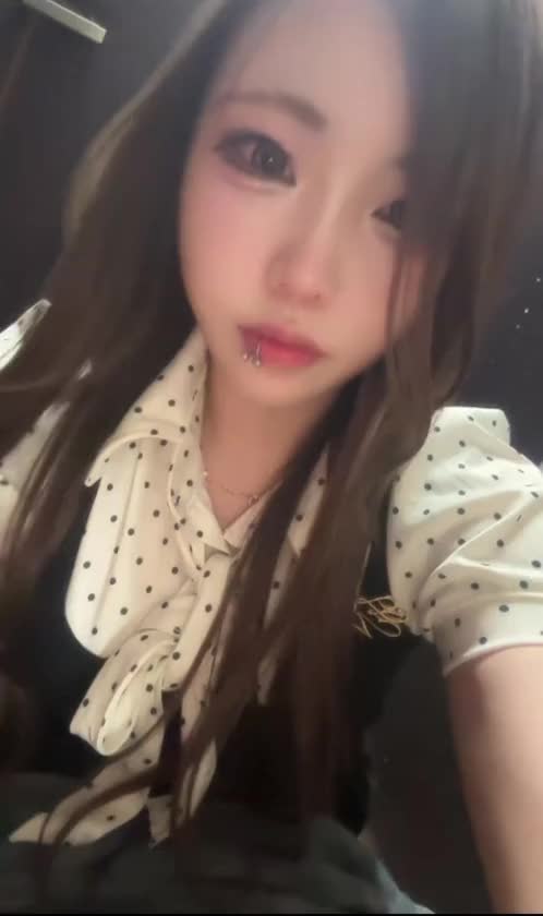 休み期間中に
髪の毛ロングにしました✌

久しぶりのロングうれしい！！

熱下がったきてるので
明日から予定通り出勤できると思います🥺

ご予約お待ちしてますっ🙇‍♀

こころ🤍
