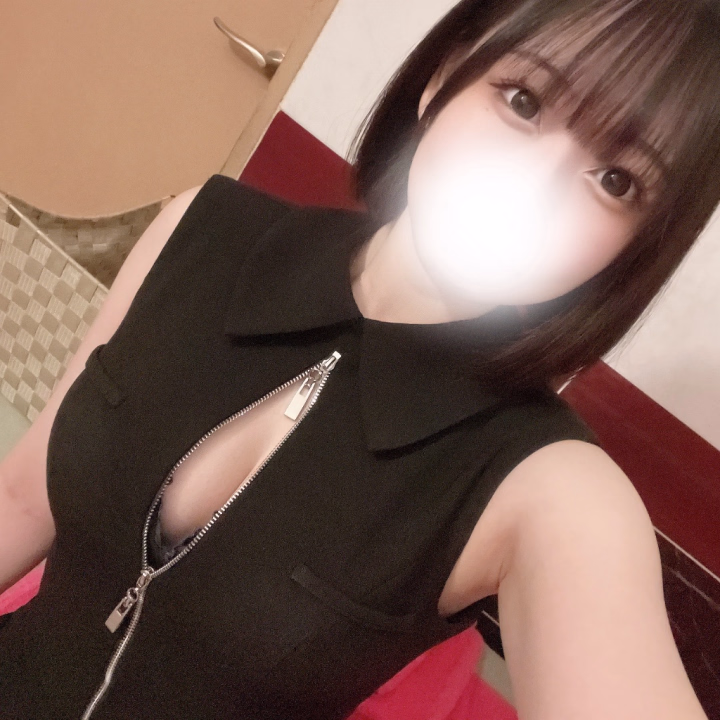 本日も10:00〜0:00の出勤です☺︎♡

もう６月なのに☺︎♡

夜は暖房をつけてねるくらい☺︎♡

寒いっもう少し暖かくなればいいのに☺︎

本日もご予約お誘い☺︎♡
お待ちしております☺︎♡

♡☺︎かまくらごてん本店☺︎♡りと☺︎♡