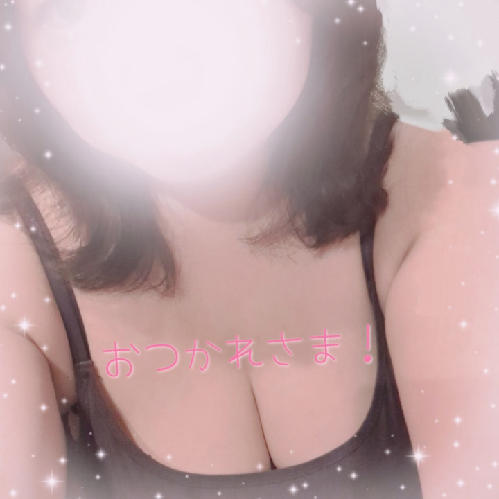 *甘えたいよー*
こんばんは、なのです(。・・。)
今日は色々あったけど…
昨日いただいた元気があったから
乗り切れましたぁ〜♡
甘えたい気分だから…
ホットココア飲んで寝ようかな🥰
19日(月)出勤するので
甘えさせてね?💕
今日も1日お疲れさまでした❤️