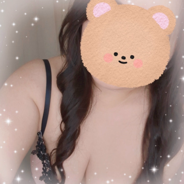 *イチャイチャ過ごそ？*

今日は21:00まで
一緒に居られるよっ💞

まったりイチャイチャしませんか🥰

ぎゅってしたいし、されたい❤️
