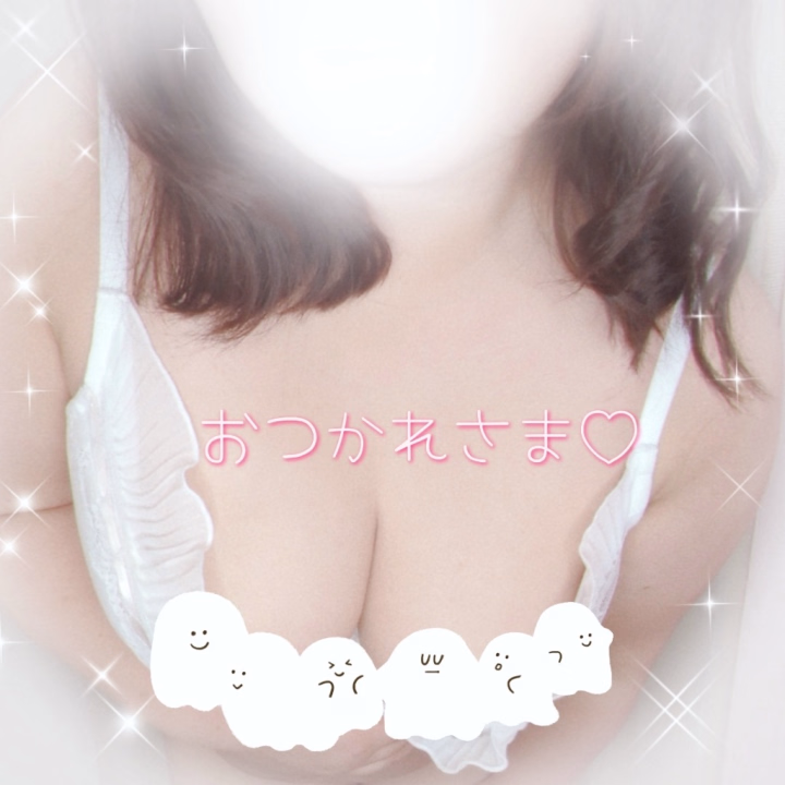 *また来週〜☆*
こんばんは、なのです(。・・。)
今日はお兄さんたちに会えて
楽しい時間を過ごせて
幸せな1日でした🥰
ありがとうございます💞
来週もお兄さんとイチャイチャ
過ごせたら嬉しいです🎶
19日(月) 12:00〜21:00
出勤するので
会いに来てくださいね🥰
今日も1日お疲れさまでした❤️