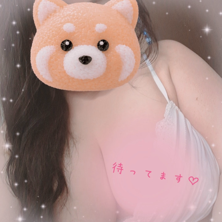 *お誘い待ってます♡*

こんにちは、なのです(｡･･｡)

蒸し暑くて、
髪のボリュームが…💦

21:00まで空いてますので
会いに来てくれたら嬉しいな❤️

雨だけどお部屋で
イチャイチャ過ごしましょ🥰