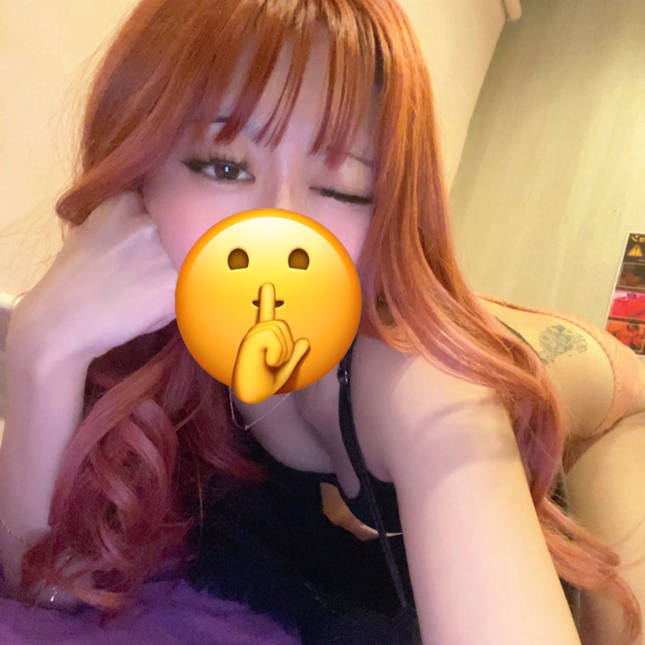 今日の下着の色はわたしの髪の色ぐらい鮮やかな色みたい🧡🤭
