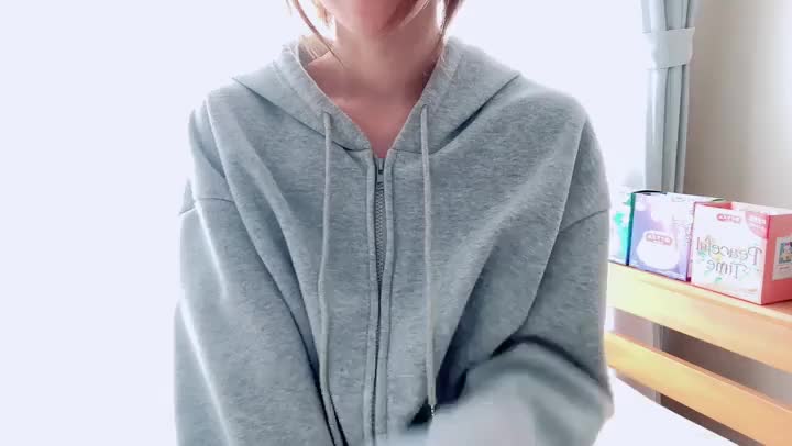 初おっぱい動画です(/-＼*) 大きく目立つことが苦手で動画ｲﾍﾞﾝﾄに参加しないのですが､少し前にﾊﾟｰｶｰｺﾚｸｼｮﾝっていう動画のｲﾍﾞﾝﾄを覗いてはﾊﾟｰｶｰ好きの私は皆が可愛く見えて羨ましかったので、憧れの大きいおっぱいの姫たちのマネをして投稿します(/-＼*)
