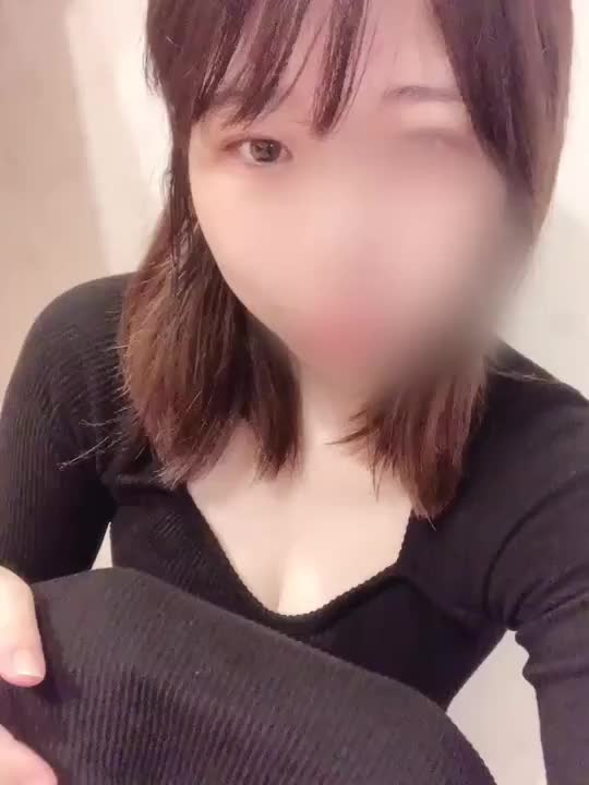 特に何にもしてない動画ver.😆🎥　そろそろ美容室行かないと🤔　みんなどんな髪色が好き？💇‍♀️