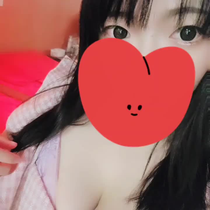 プレイスタイル的には姉属性ですが、顔立ちと元の性格と育ちは妹属性です🎵
ねぇ、今おっ○い見たでしょ？
みたいなこと言ってると想像してください😂

ちなみに兄しかいないので義兄も義弟もいませーん！
義姉はいる❤

私のおっ○いには女性も注目してしまうらしい…
なので｢触ってみます？｣と義姉さんに言ったことはある🎵
すっごいおずおずしながら触ってきたけど喜んでましたね😸
同性すら虜にする魔乳に包まれてみない？👿💕
