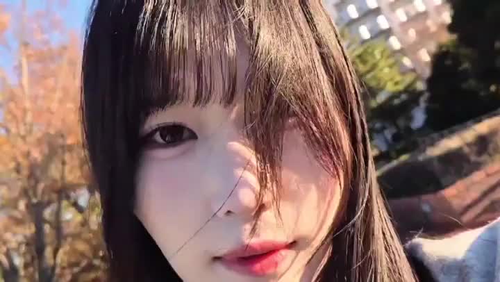 街が秋の香りにすっかり変わってていい気持ちだったのでお散歩してみたよ꜀^. ̫.^꜆

画質良く外カメ4Kでとってみたのー！
可愛い？՞߹ - ߹՞

うちのお店は指名中ならお外でデートすることもできるから、一緒にお散歩とかできたら楽しいね💓◜𖥦◝   ）

会えるの楽しみに待ってるね~୨୧