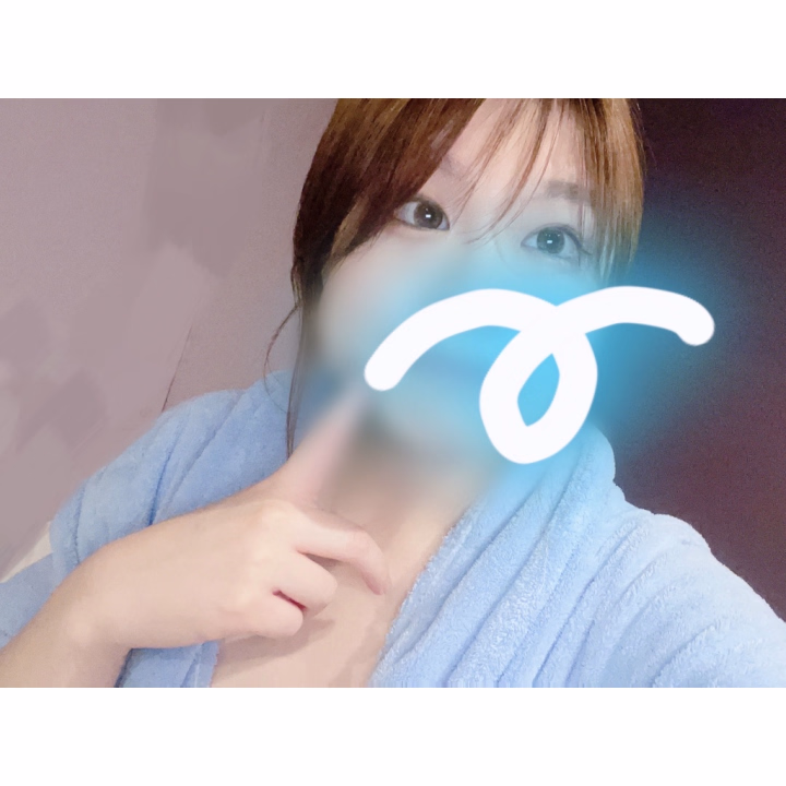 ときしゅっきーん∠(  ˙꒳​˙ )／しました🐈
ラストまでよろしくお願いします🎶

あんなにどしゃぶりの中歩いてきたのにお店着いたら晴れてて複雑です🙉笑