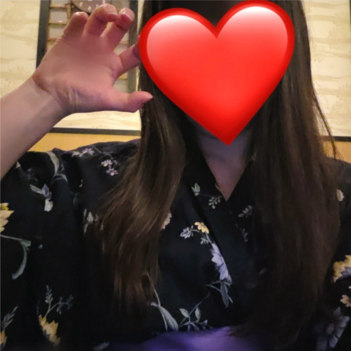 限定日記更新してます♥️

よかったら眠れない夜、まだまだ元気な夜の暇つぶしに見てみてください😊♥️


今日は横浜はずっと雨ですね～💦

私は家で昔のドラマ見たり部屋の模様替えとかしてました♥️

昨日のうちに食べ物も買っておいたから、夜中おなか空いちゃっても安心です♥️

明日の出勤の時間までゆっくりしたいと思います♥️

会える方は18時から♥️

お待ちしてますね♥️

それじゃあ今夜もそろそろ、おやすみなさい♥️