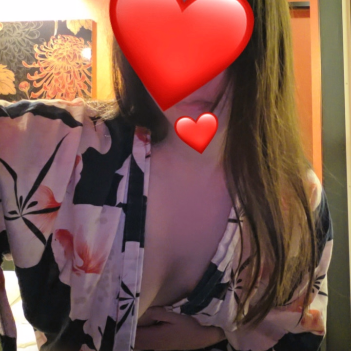 今日もいい天気でしたね♥️

土日お休みの人はお仕事お疲れ様でした♥️

まだお仕事中の人、むしろ土日が忙しい人は早くゆっくりできますように😊♥️


今日のさやさんは午前中から用事で出かけて終わってからいろいろ買い物しました♥️

気になるアイテムいろいろ買えてよかったです♥️

日用品とか雑貨ばっかり買ったから、今度は服とかも買いたいな～♥️

行きたいお店が同じ方向じゃないと一日で回りきれなくて大変です😣💦

日曜のお仕事前とか混むかな～行くか迷うな～💦

タイミングと天気と元気がイイ感じになったら行ってみようと思います♥️

ではでは今夜もそろそろ！おやすみなさ～い♥️
