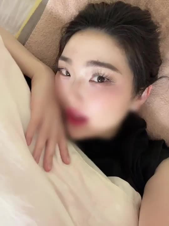 本日のスケジュール

朝3時半起き☀️

7時フライト✈️

9時仙台

12時盛岡

14時〜20時出勤
予約の方達とお会いする♡

20時前に終わってソファに横たわったら……少し前目覚めたwww


早起きしすぎて力尽きてましたね


起きたら寒すぎて部屋着に着替えてからお布団入って撮影しました

カラコン起きて速攻外してるんで裸眼です
裸眼だと遠くはなーんも見えない近視

起きたら目パッキパキでした
気をつけないとね


ーーーーーーーーーーーーーーーーーー

短い時間にも関わらず
今日も来てくださった皆様に感謝です


では、再びお休みなさい💤