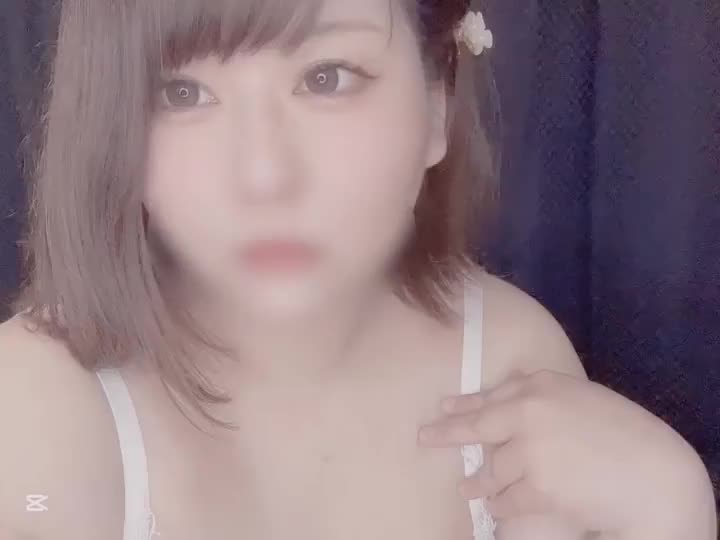 ほわほわのおっぱい(*ºωº)σﾂﾝﾂﾝして欲しいな❤️ྀི