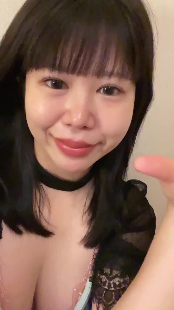 痴漢されて気分が悪い…😡


痴漢されて嬉しい女の子がA○じゃなくて、現実でもいると思ってる男性がいる事が恐怖…



今見返して思ったけどこの動画めっちゃ作り笑いがんばってる😂



だれか慰めて…なんか甘えたい気分🥺
