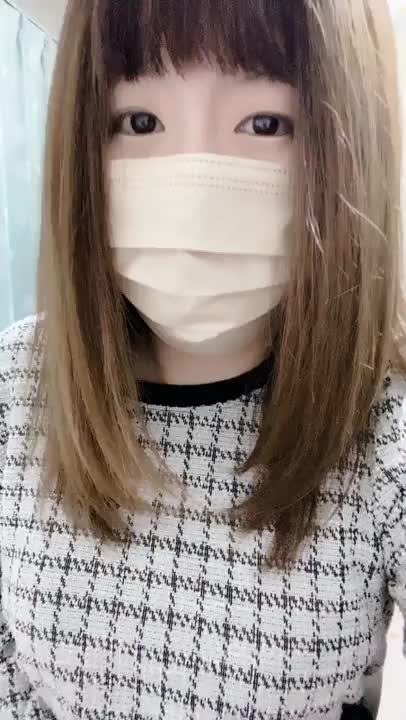 お久しぶりです🙇‍♂️

２週間ぶりの出勤です🥹
💅新しくして出勤しました🤭
えちくない動画だけど 
りん元気だよの動画です😂
よろしくおねがいします🫶