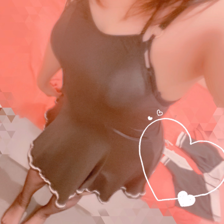 日曜日のお昼にご予約してくださった本指名様💛
ありがとうございました(≧∀≦)

コスプレも嬉しかったです❣️
ガーターソックスなかったのは残念だったけど、外し方でもっとえちえちコスプレになったのすごかった😍

ワンピースの結果は2人だけの秘密🤫💕
りんかもキュンキュンすごかったからヤバヤバでした🫰

コスプレえちえちはいろんなドキドキがあるから次はこんなのしたいなってまたねしてからも妄想止まりません💓

またお会いできた時は🍌さんどーなっちゃうのかな😏