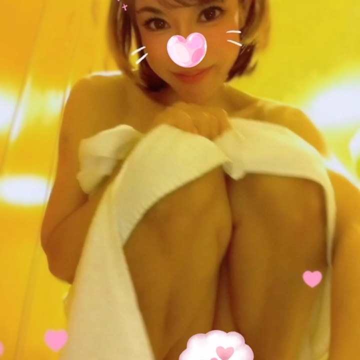 おはようございます❤️
ヒメチャンはお店の都合で
1月末で投稿できなくなりそうです…
お店のチャットでお話できると
うれしいです❤️
本日も出勤
よろしくお願いします❤️