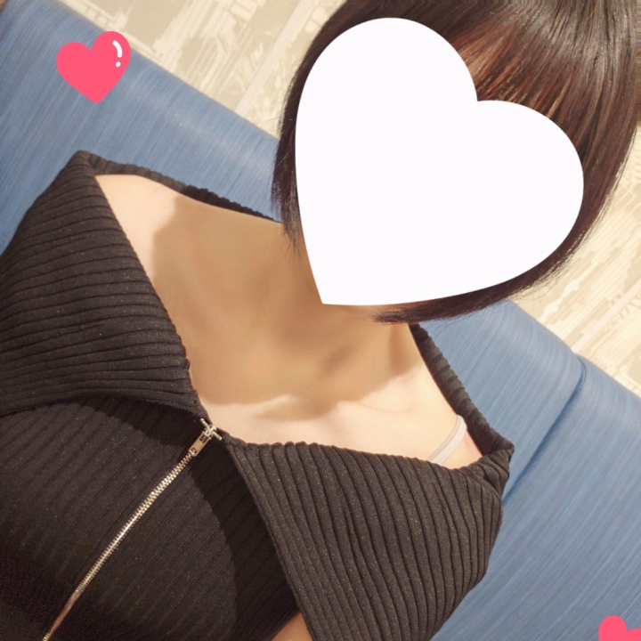 おはようございます

今日は宝塚記念ですよー

めっちゃ楽しみですね🥺

お兄様の本命はどの馬ですか？

卯月はダノンデザイルです

頭で買うのは不安あるけど、馬券には絡んでくるはず、、、

そう思ってるお兄様も多いのでは？

紐人気しそうだなぁ、、、

レガレイラも応援したいけど、レガレイラは騎手が戸崎じゃなくなったから、、、

卯月は騎手は戸崎、横山典弘、川田が好きです

3人とも買うの難しいw

ルメールみたいな安心感はないですからね、、

特に戸崎w

G1観に行くけと大体とざきーって叫んでます

買うとこない、買わないとくるからね、、、

でも、好きだし応援してるのでG1勝ってほしい、、、

ほんと今年の宝塚記念は楽しみだなぁ

宝塚記念終わっても、さきたま杯が待っている！

競馬は終わらない！w

宝塚記念当てても負けても卯月に報告しにきてねw

今日もお待ちしてます