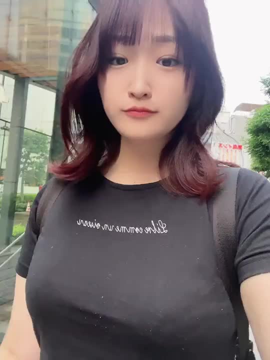 Tシャツが毛玉だらけになってたまま美容室いっちゃったよお😹
