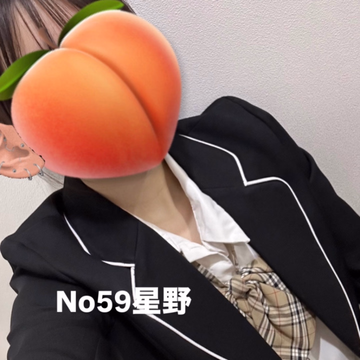 こんばんは(^o^)
59番星野です🍑

遅ればせながら
明けましておめでとうございます🎍🌅
今年は午年🐴ですね🎵
干支って、動物の可愛い可愛くないの差が
すごいですよね😸

ちなみに私はうさぎと羊の干支が
可愛くて羨ましいです🐇🐏…💕
可愛いと年賀状のイラストも
描きやすかったし
売ってあるハガキとかも
可愛かったな😌💭

私は中学くらいまでクラス全員
仲良い他学年の子とか
担任の先生にも年賀状書いてた💦

文字書くの大好きだから楽しかったし
イラストもその友達が好きなキャラとかを
ネットで調べて1から描き写したり
自分で言うのもアレだけどすごい凝ってた😂

書き始めるのが遅かったっていうのも
あるけど、あまりにも凝りすぎて
毎年、年が明けてから送ってた記憶ある📮

いつからか書かなくなったし
久々に書きたいな〜なんて思ったけど
まず送る友だちがいなかった🙂‍↕️💧

とまあ、年賀状の話ばっかになったけど
今年もどうぞよろしくお願いします！🐴✨