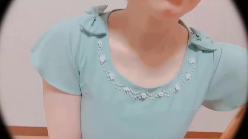 チラチラ💕
このワンピースは短過ぎて外では着れません(￣▽￣;)(笑)