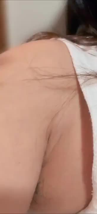 汗で湿ってるセンシティブ腋毛💖