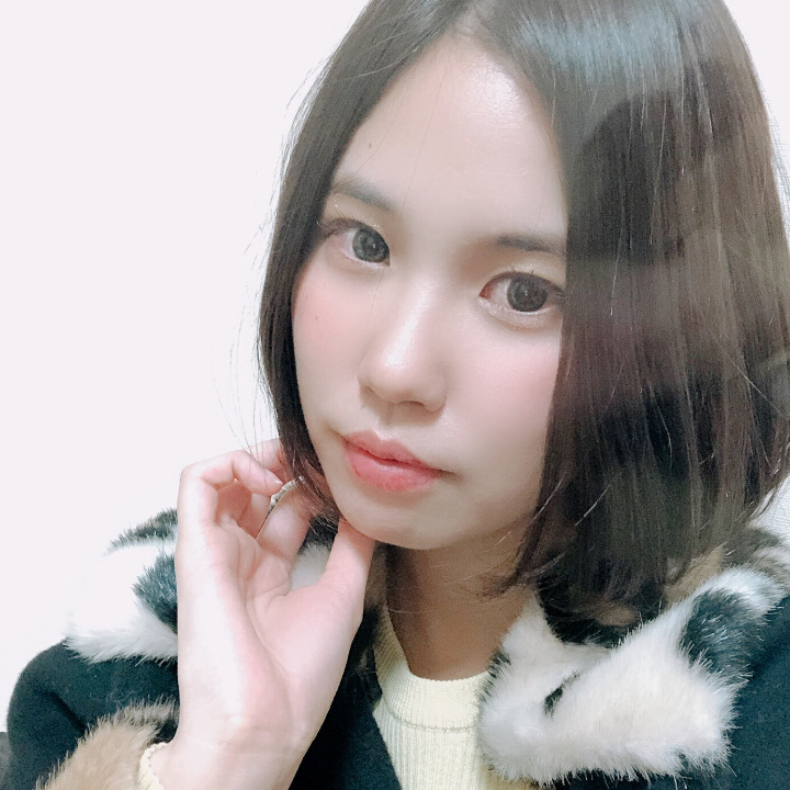本日含めて、あと5日❣️
悔いなく1日を過ごします！

※差し入れについてですが、
これから飲食のものは控えて頂きたいです
スタッフさんに全てお渡し致します。
飲食以外の物や高価なお品物も
スタッフさんに全てお渡し致します。

次のステージに行きたく、
自分の部屋も断捨離しているので…

申し訳ございませんが、ご理解ご了承頂けると嬉しいです。